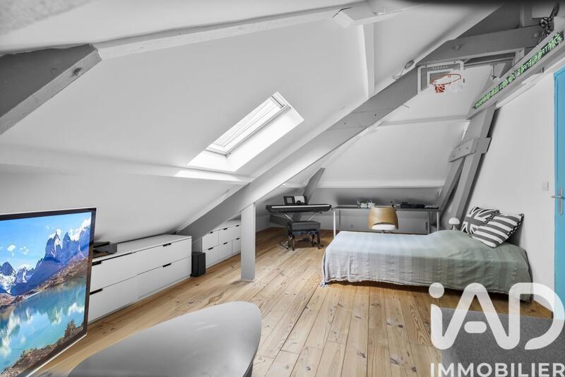 Maison - 230 m² - 8 pièces