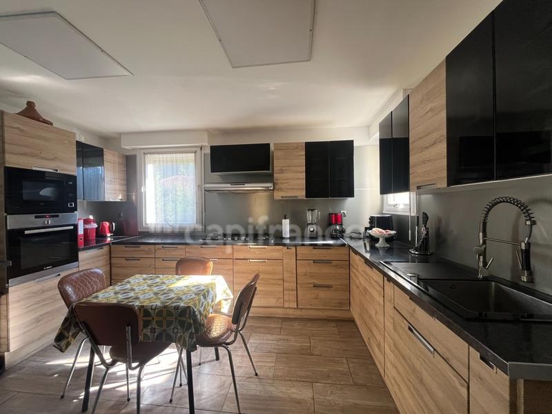 Maison - 472 m² - 15 pièces