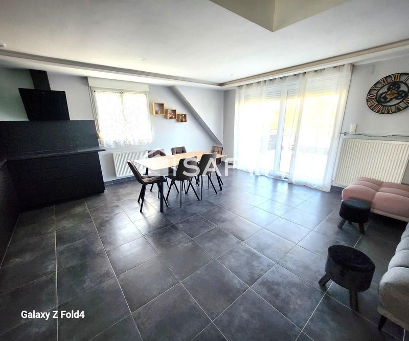 Maison - 213 m² - 9 pièces