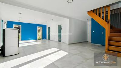 Maison - 140 m² - 6 pièces