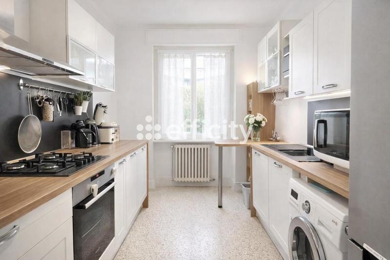 Appartement - 80 m² - 3 pièces
