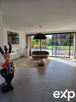 Maison - 250 m² - 6 pièces