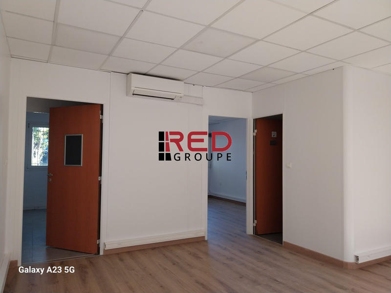 Bureau - 110 m² - 9 pièces