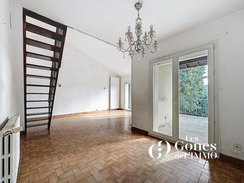 Maison - 235 m² - 8 pièces