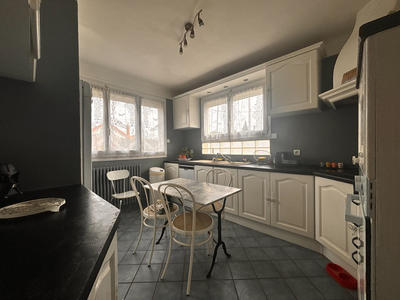 Maison - 140 m² - 8 pièces