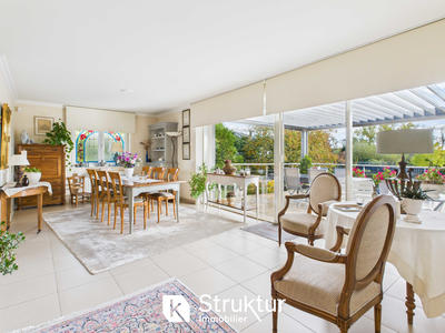 Maison - 140 m² - 5 pièces