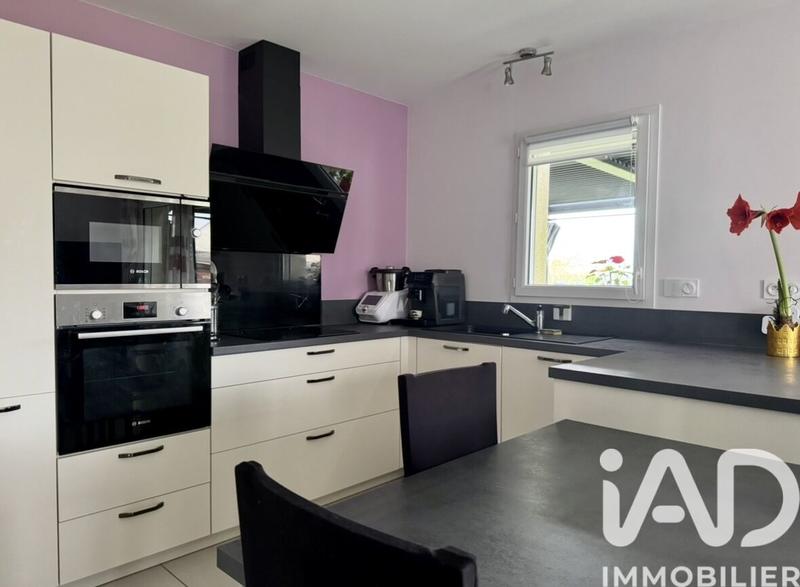 Maison - 90 m² - 5 pièces