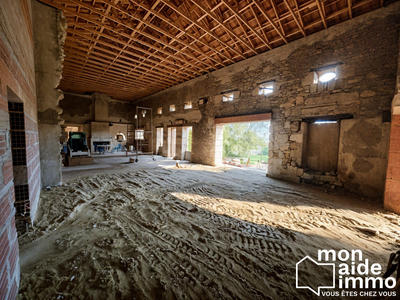 Maison - 600 m² - 9 pièces