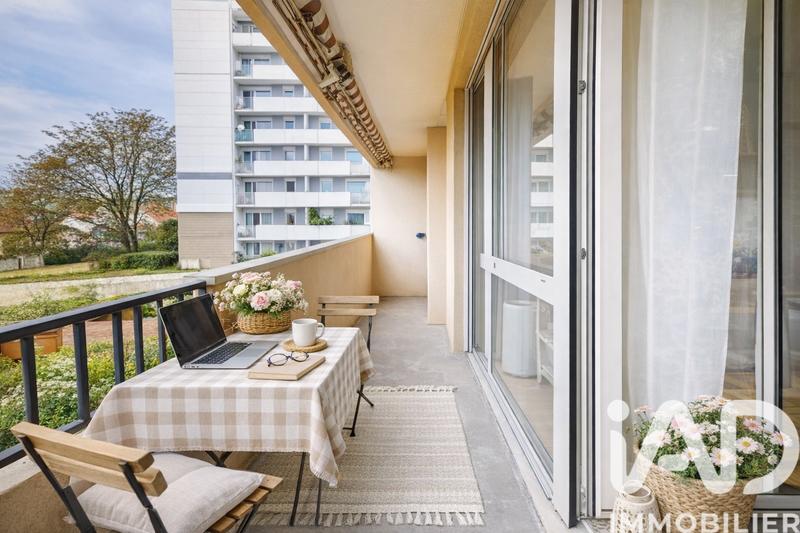 Appartement - 91 m² - 7 pièces