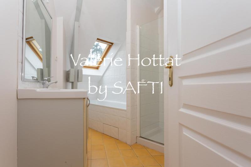 Maison - 240 m² - 9 pièces