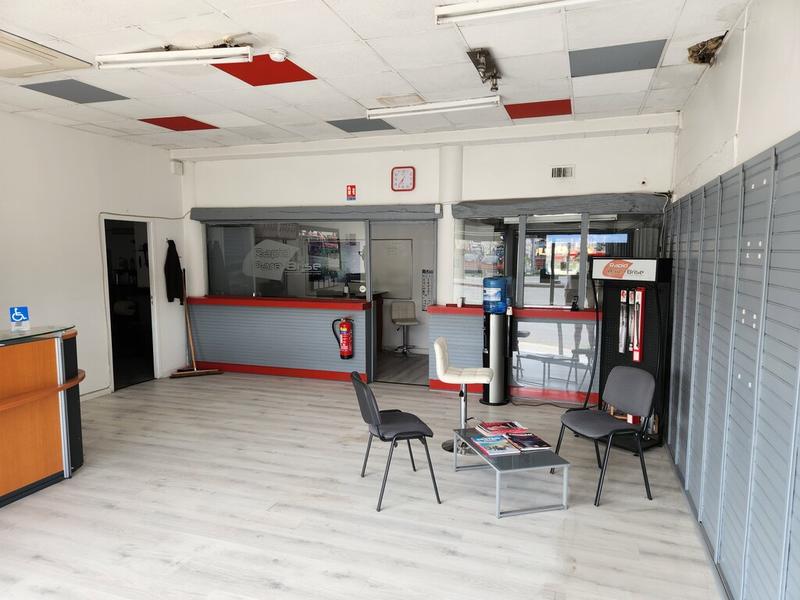 Local commercial - 200 m²