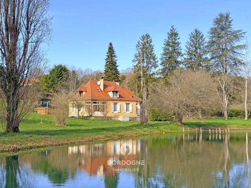 Propriété - 145 m² - 5 pièces