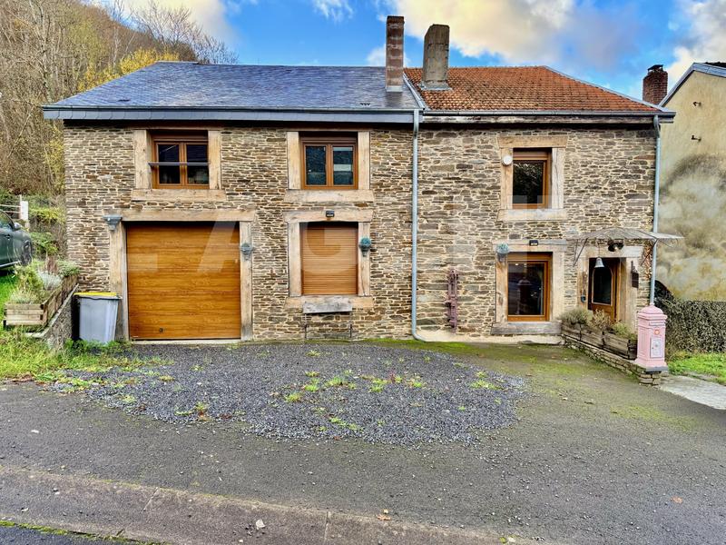 Maison - 225 m² - 8 pièces