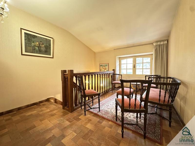 Maison - 287 m² - 9 pièces