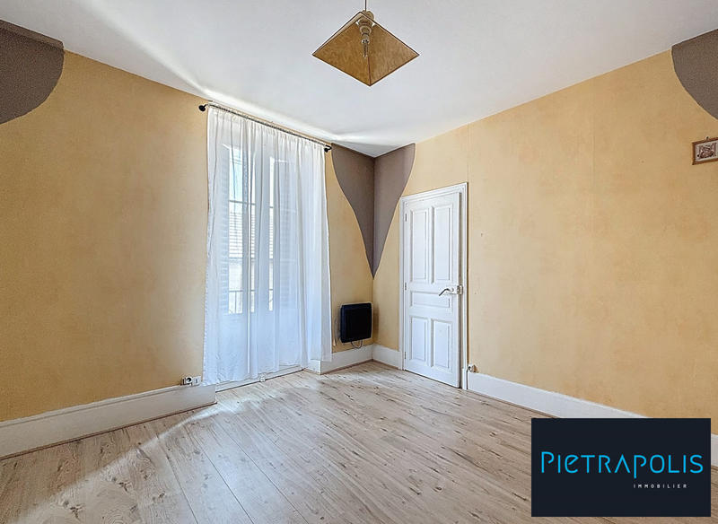 Maison ancienne - 408 m² - 5 pièces