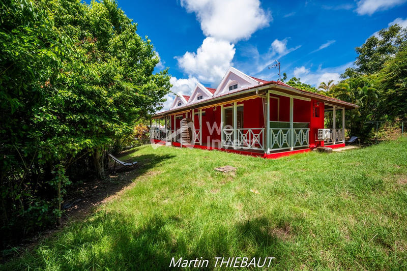 Maison - 270 m² - 13 pièces