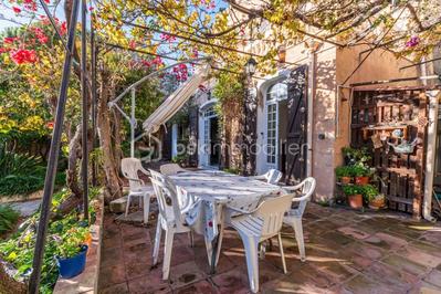 Maison - 212 m² - 10 pièces