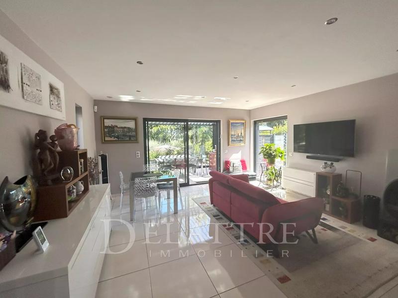 Villa - 30 m² - 5 pièces