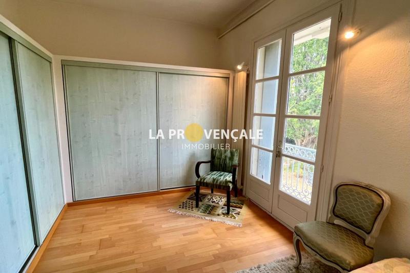 Demeure - 265 m² - 8 pièces