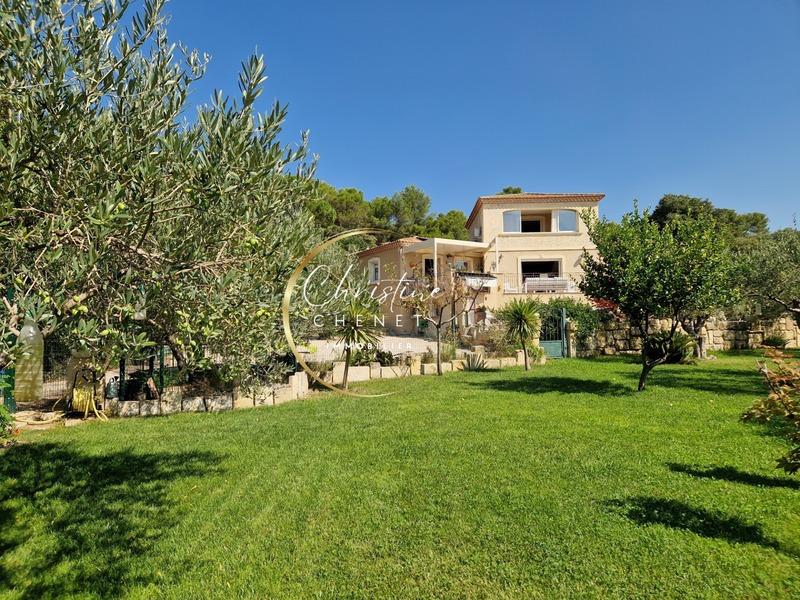 Maison - 174 m² - 5 pièces