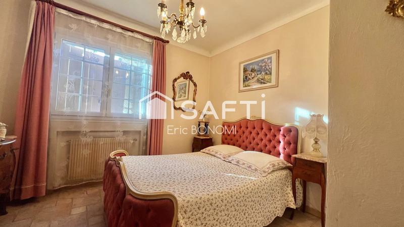 Maison - 187 m² - 9 pièces