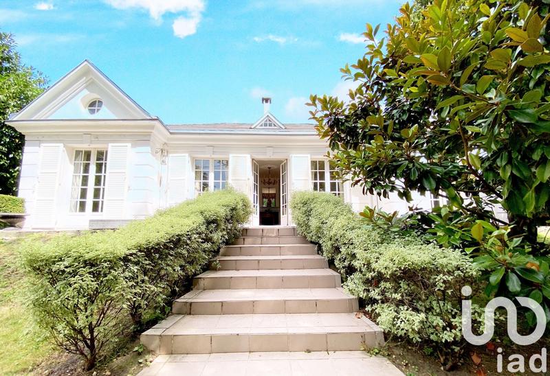 Maison - 216 m² - 7 pièces