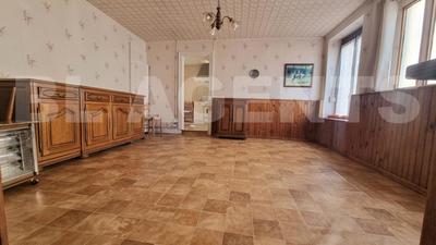 Maison - 94 m² - 5 pièces