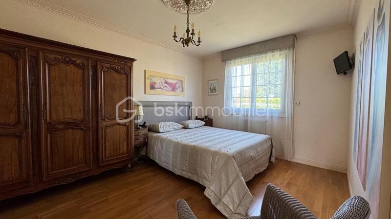 Maison traditionnelle - 136 m² - 8 pièces