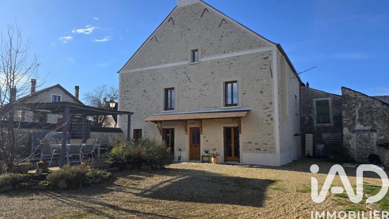 Maison - 143 m² - 8 pièces