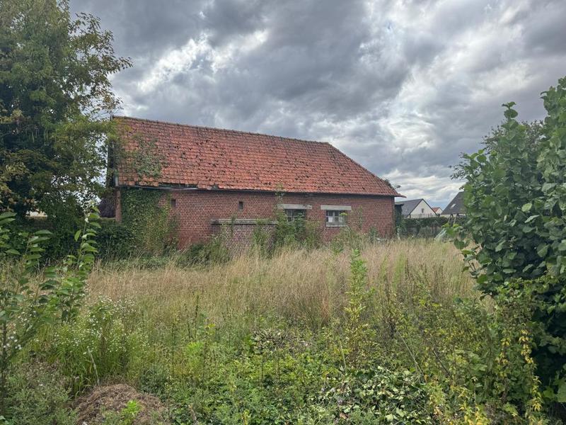 Terrain constructible - 733 m²