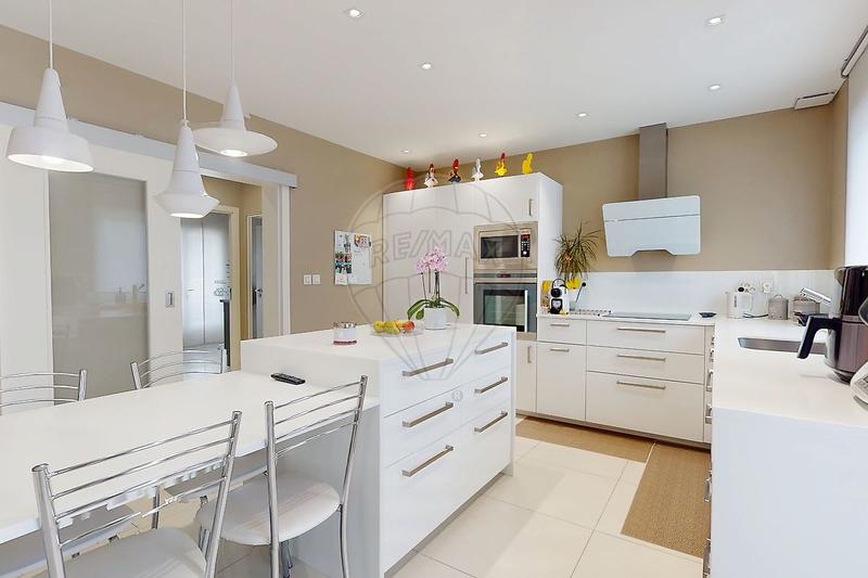 Maison - 173 m² - 6 pièces