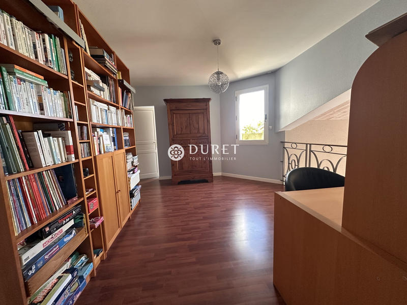 Maison traditionnelle - 221 m² - 7 pièces