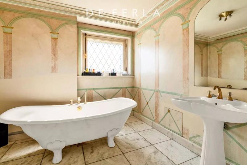 Hôtel particulier - 326 m² - 10 pièces