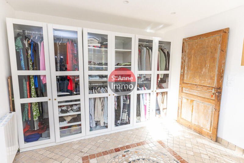 Maison - 200 m² - 5 pièces