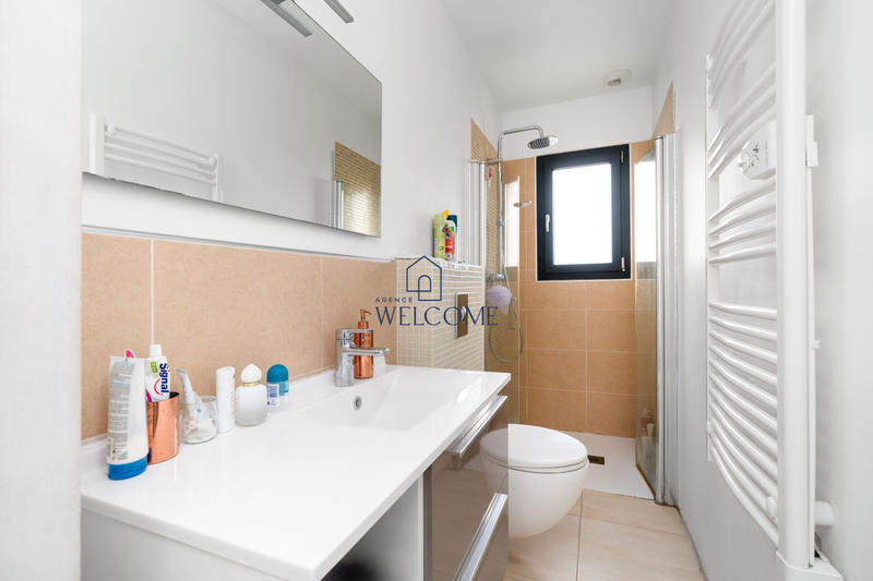 Maison contemporaine - 143 m² - 6 pièces