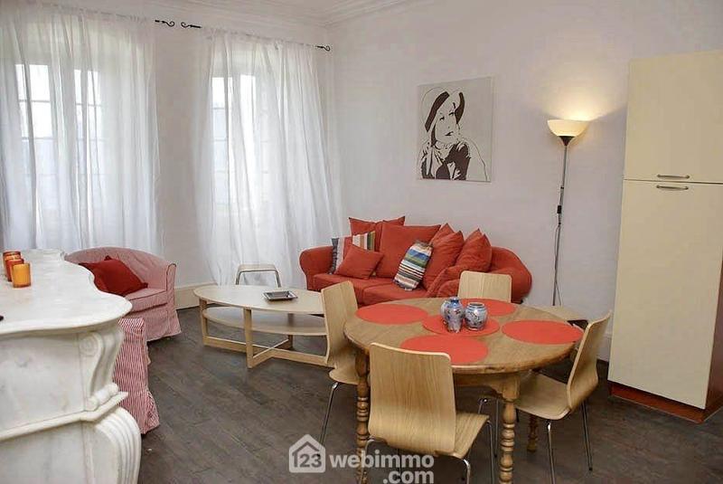 Maison - 220 m² - 11 pièces