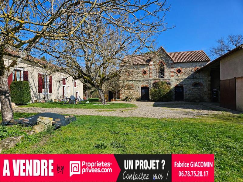 Propriété - 270 m² - 10 pièces