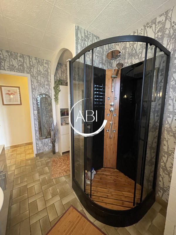 Maison traditionnelle - 130 m² - 6 pièces