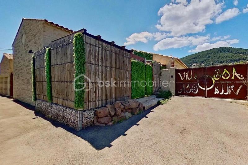 Villa - 254 m² - 10 pièces