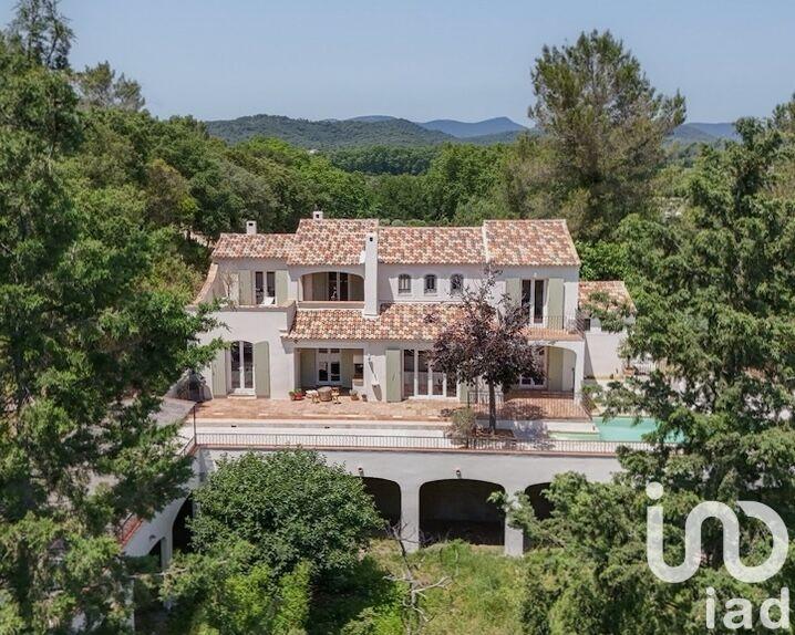 Maison - 230 m² - 6 pièces