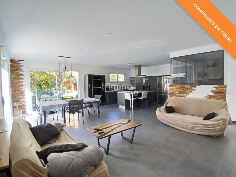 Maison - 120 m² - 5 pièces