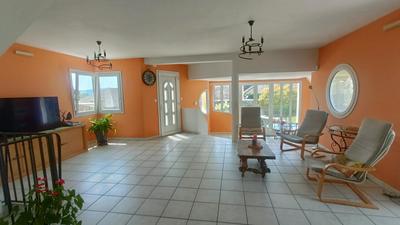 Maison - 202 m² - 6 pièces