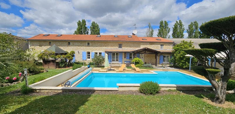 Maison - 350 m² - 13 pièces