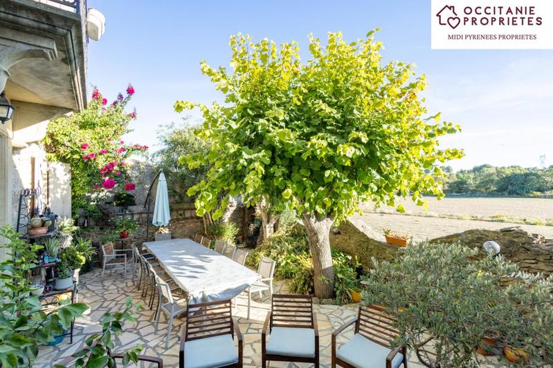 Maison de village - 315 m² - 12 pièces