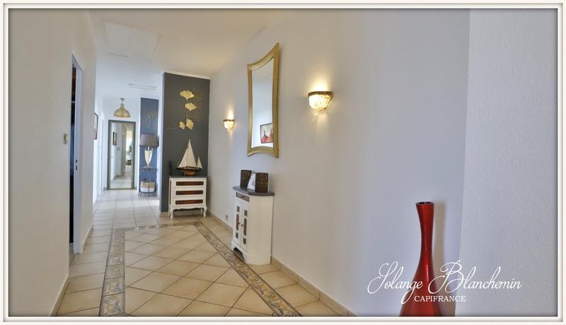 Maison - 250 m² - 9 pièces