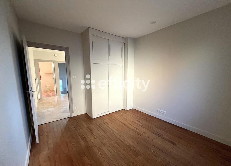 Maison - 159 m² - 7 pièces