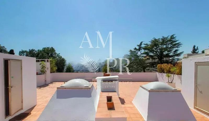 Appartement - 153 m² - 4 pièces