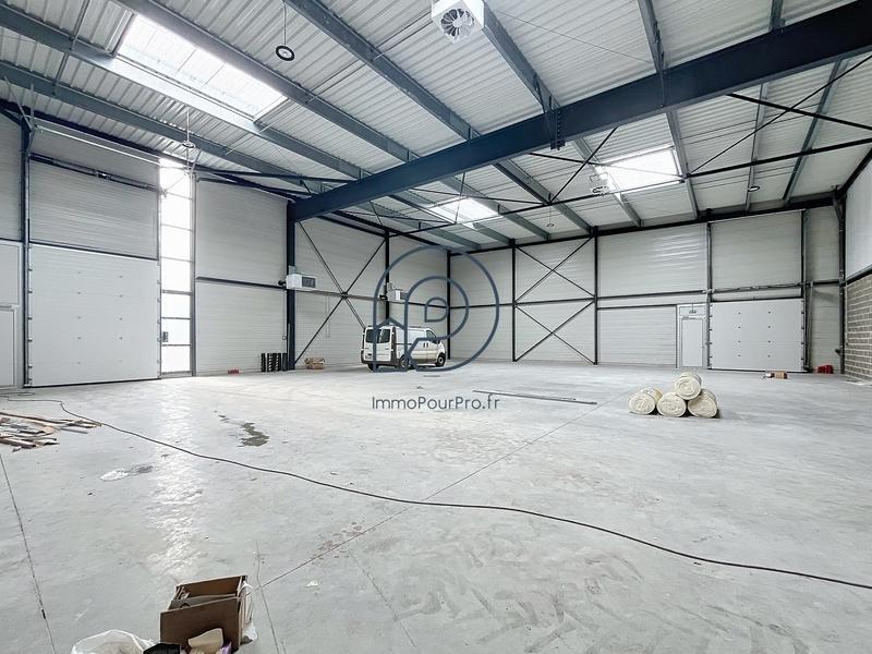 Entrepôt - 2 020 m²