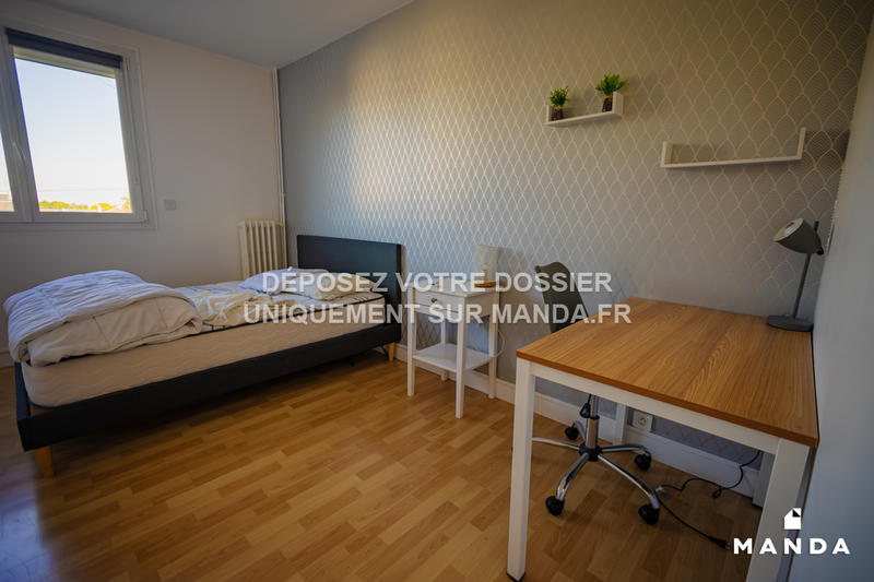 Chambre - 10 m² - 5 pièces