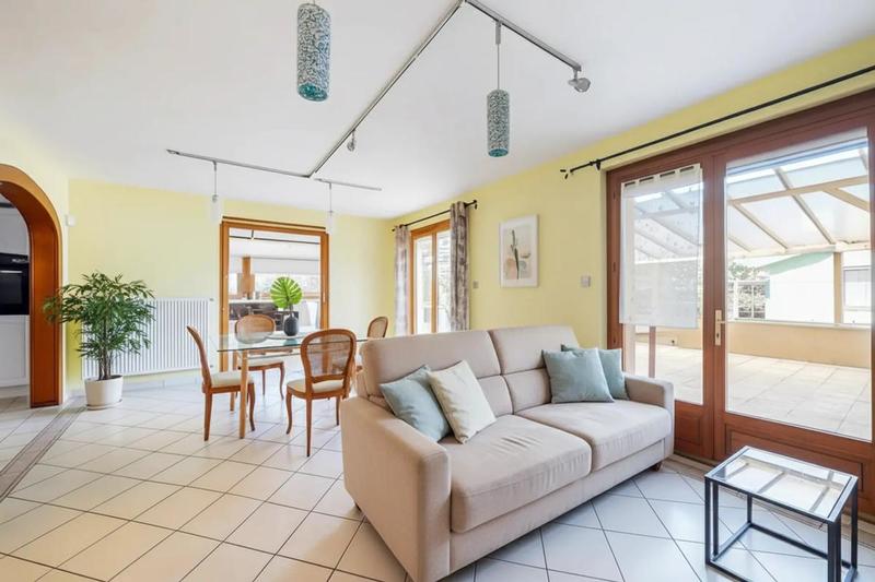 Maison - 290 m² - 9 pièces